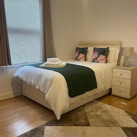 Robinhuts Stays - 3 Bed Property Perfect For Contractors And Families Kingston upon Hull Exterior photo