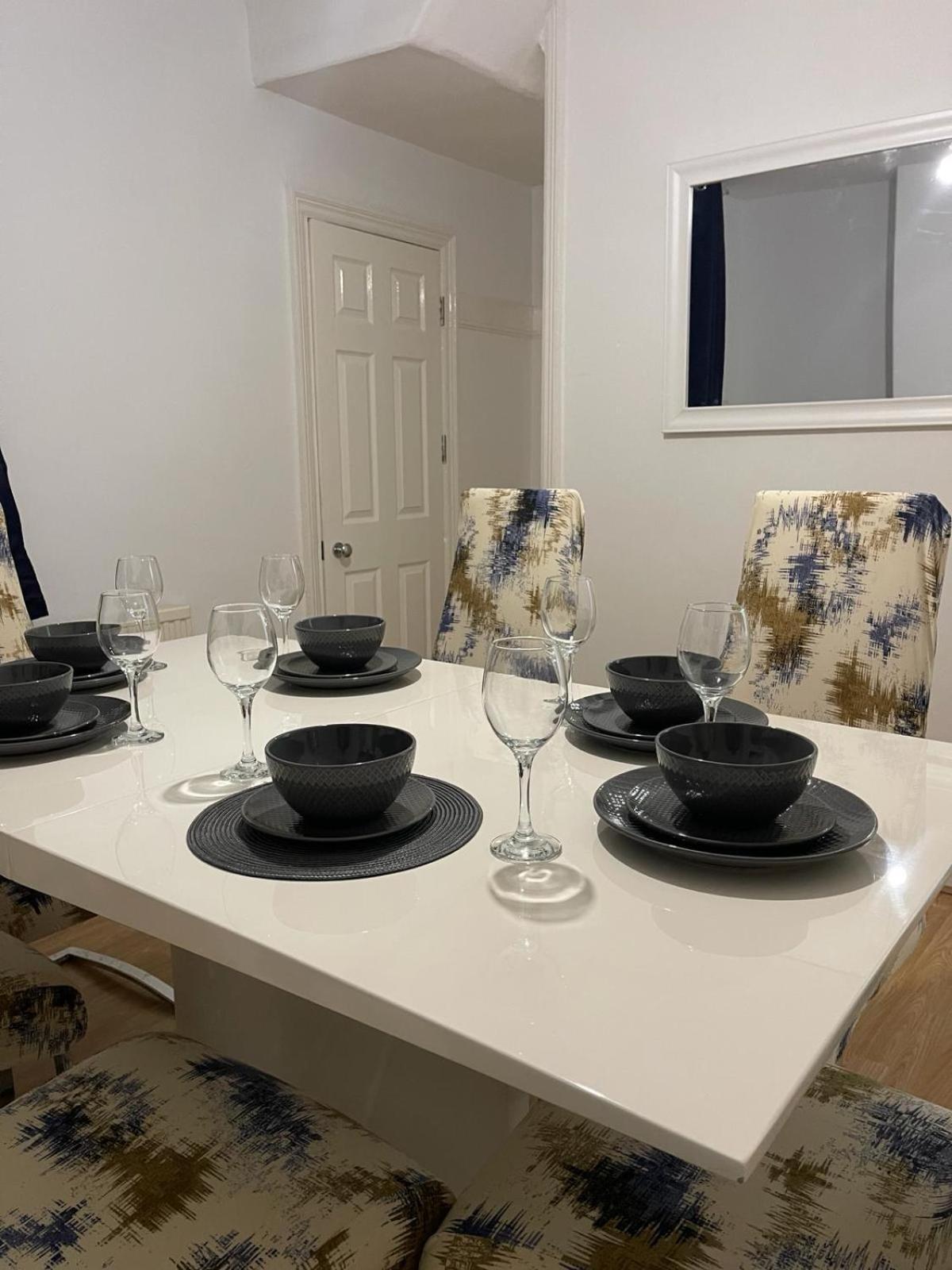 Robinhuts - 3 Bed Perfect For Contractors And Families Holiday home