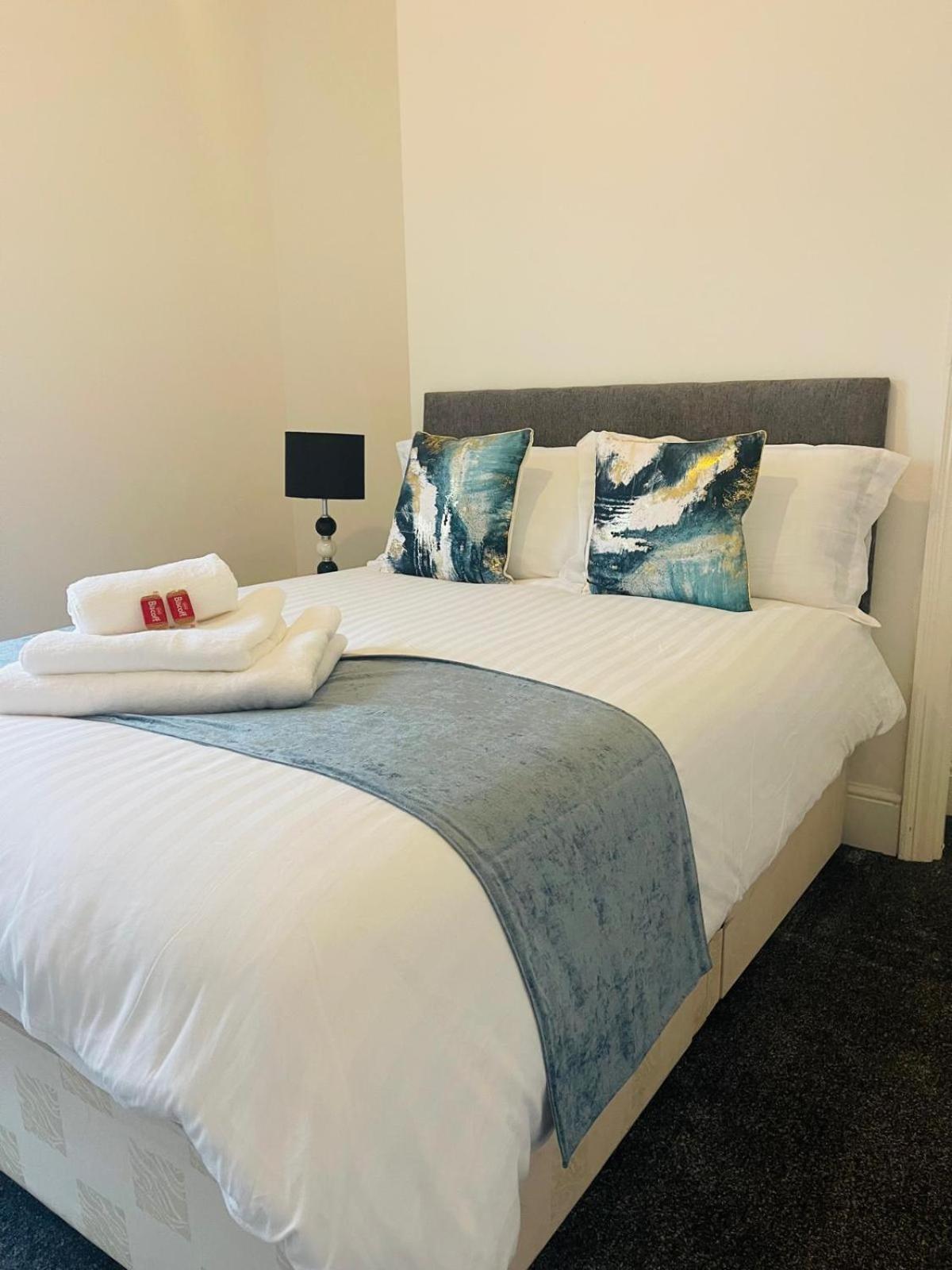 Robinhuts - 3 Bed Perfect For Contractors And Families Kingston upon Hull
